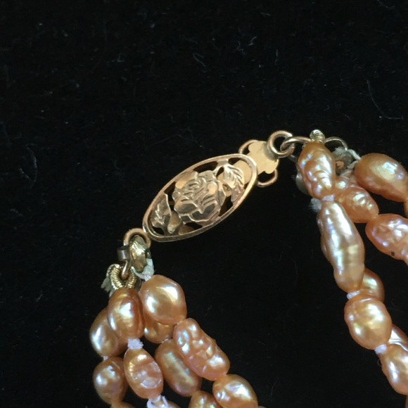 Vintage Freshwater Seed Pearl necklace 14K Gold filigree closure. Mint condition - Picture 3 of 7